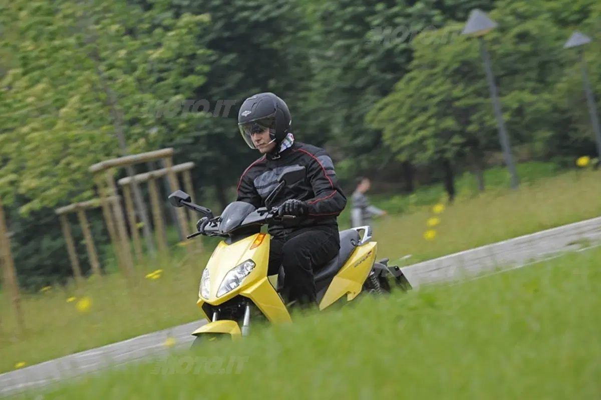 APRILIA Sportcity One e Cube (16)