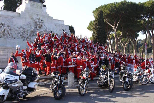 Roma: Babbi Natale in Harley-Davidson (3)