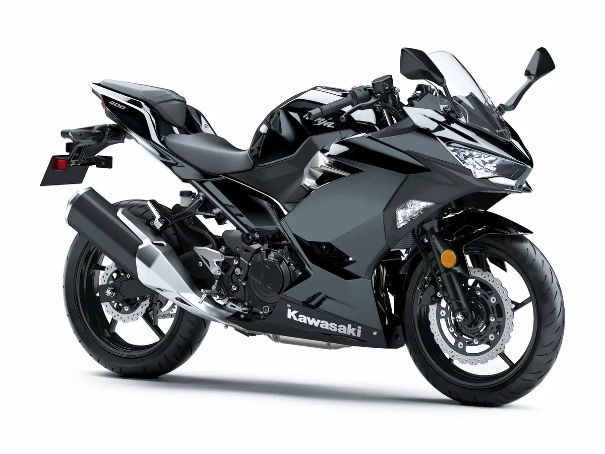 Kawasaki Ninja 400. Il divertimento buono sta nella botte piccola (21)