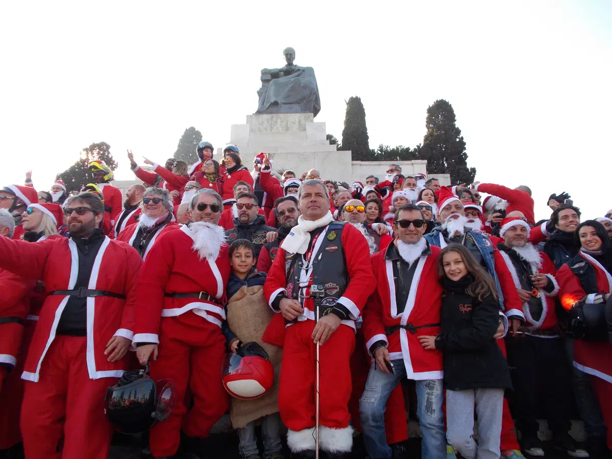 Roma: Babbi Natale in Harley-Davidson (16)