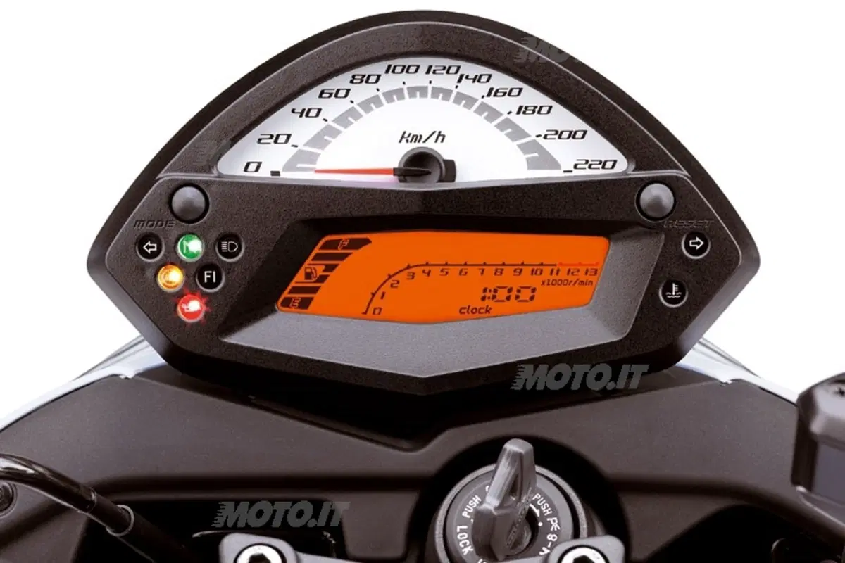 KAWASAKI ER-6n (5)
