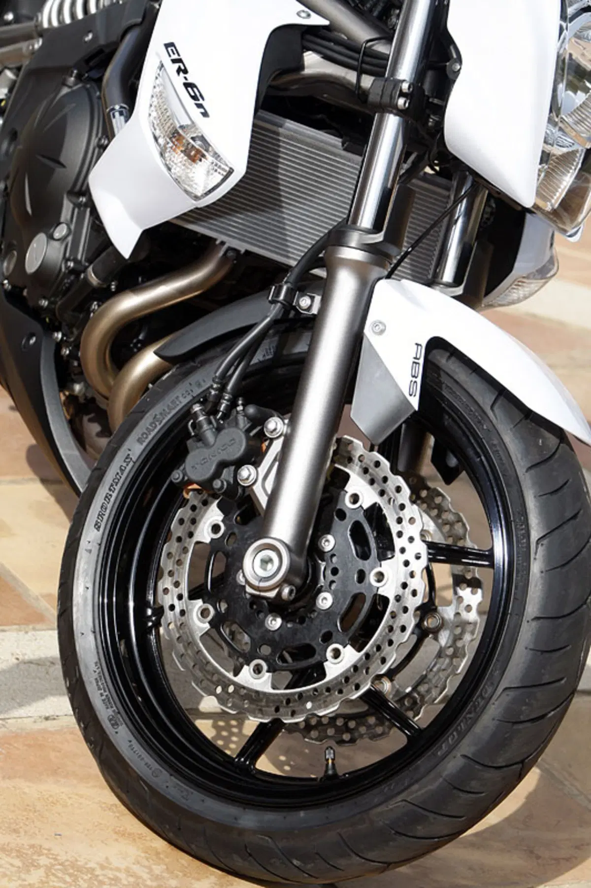 KAWASAKI ER-6n (7)