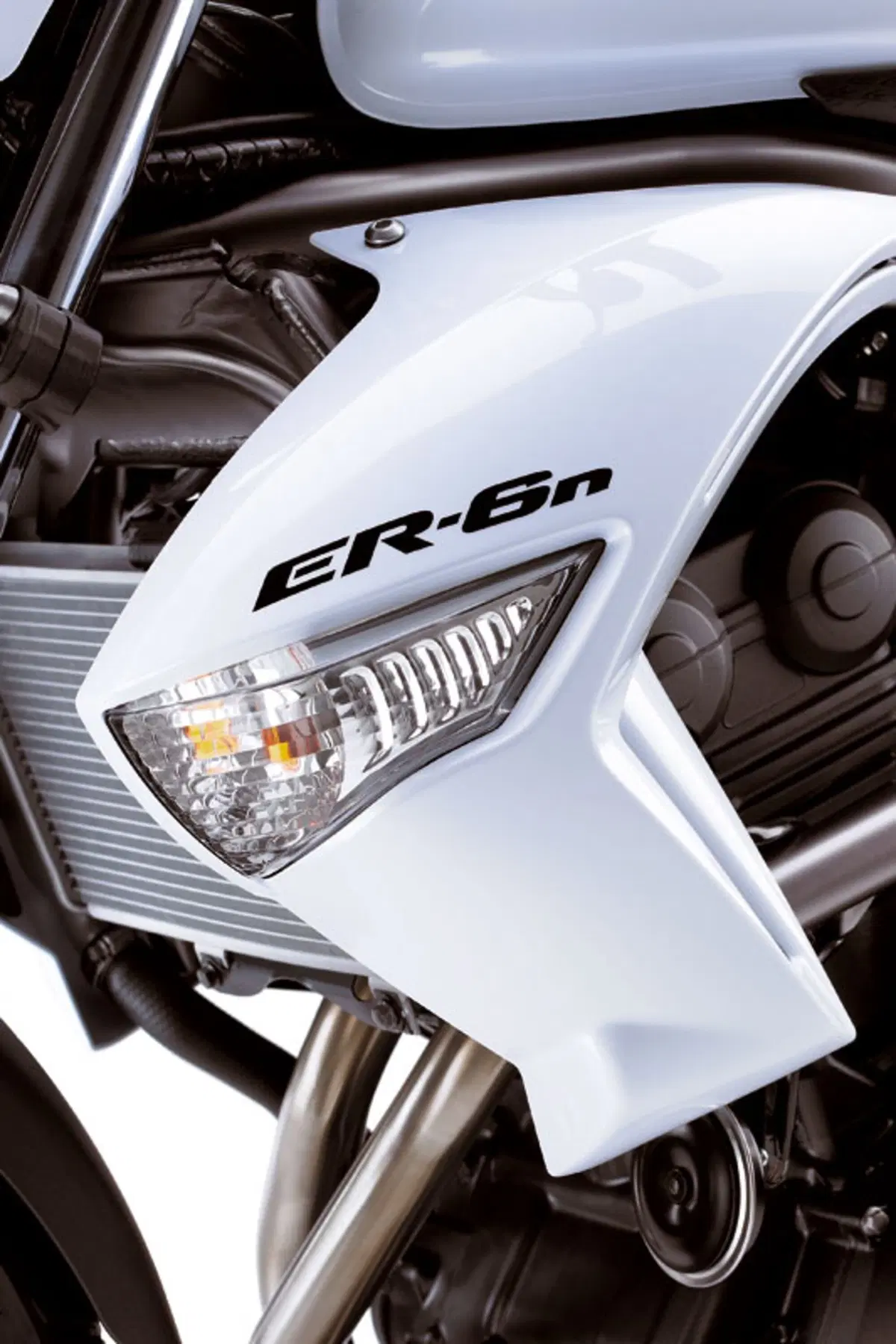 KAWASAKI ER-6n (8)
