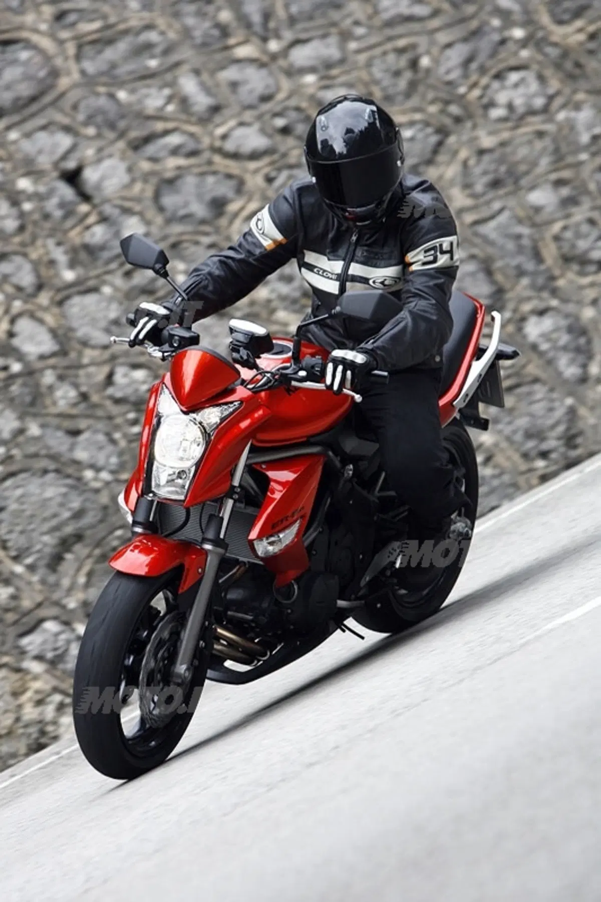 KAWASAKI ER-6n (13)