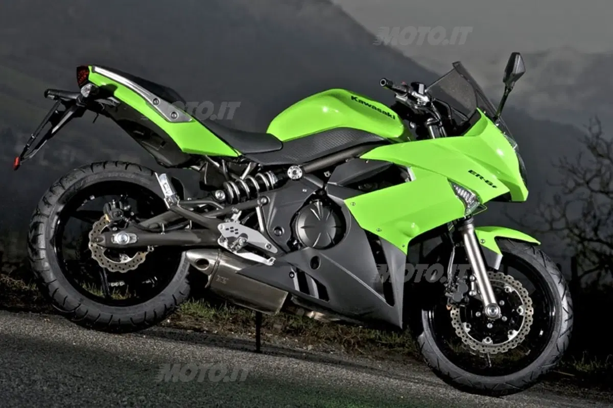 KAWASAKI ER-6F (2)