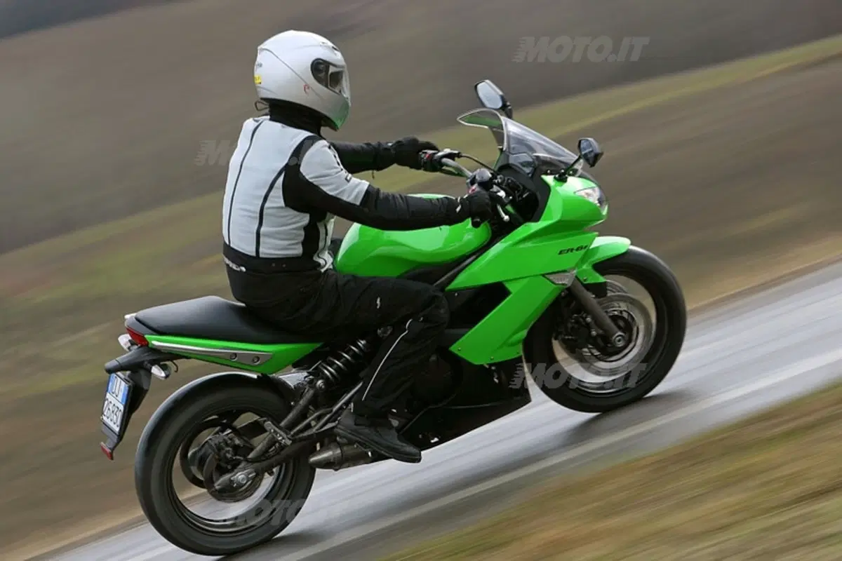 KAWASAKI ER-6F (10)