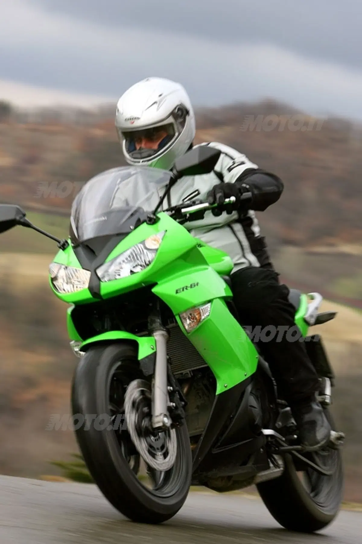 KAWASAKI ER-6F (11)