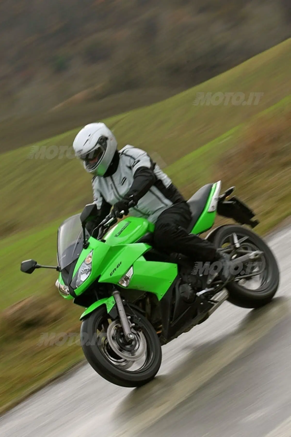 KAWASAKI ER-6F (13)