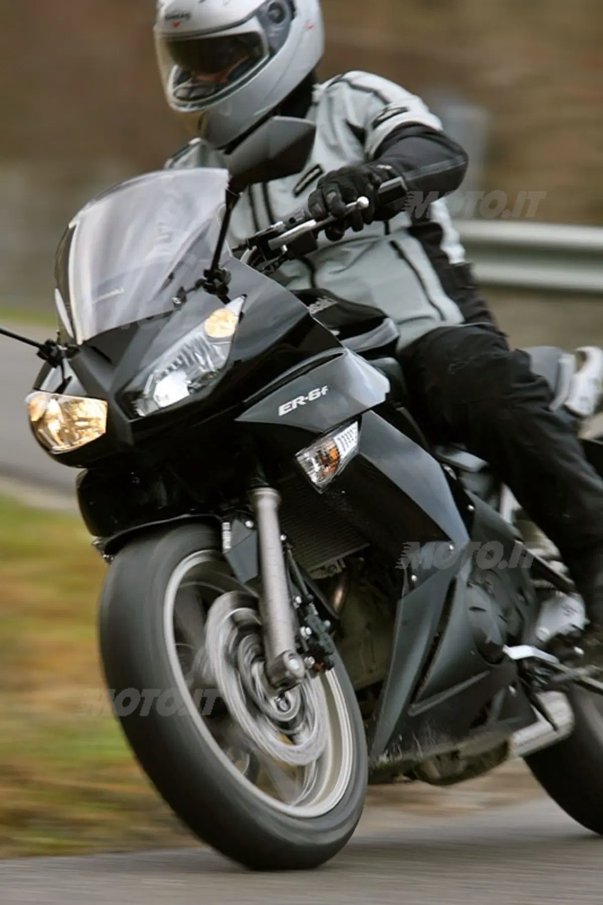 KAWASAKI ER-6F (16)