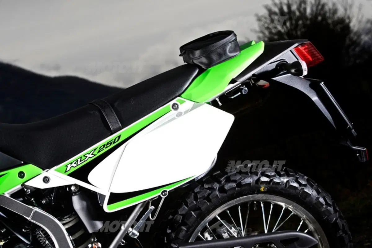 KAWASAKI KLX 250 (6)