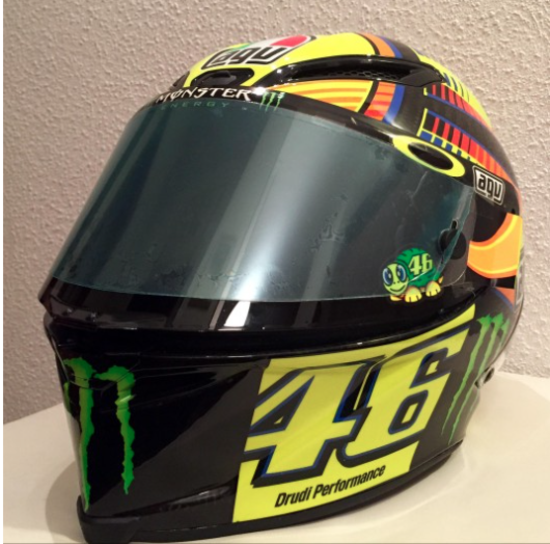 Il casco di Rossi all'asta per beneficenza