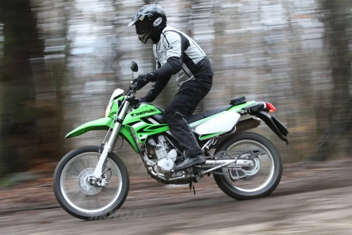 KAWASAKI KLX 250 (10)