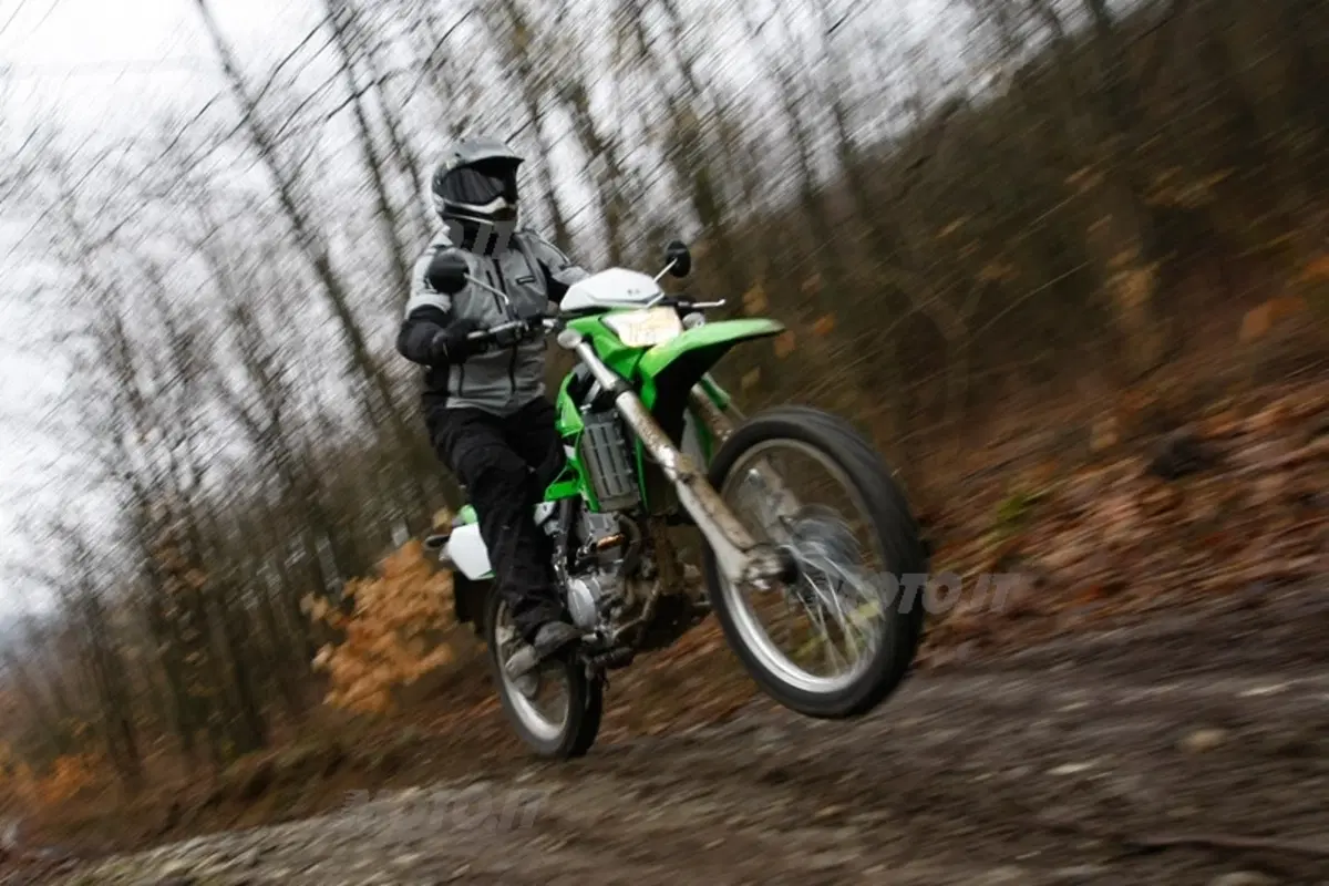 KAWASAKI KLX 250 (11)