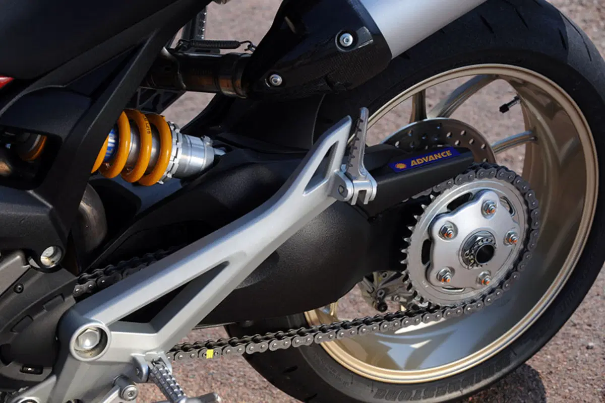 DUCATI Monster 1100 (7)