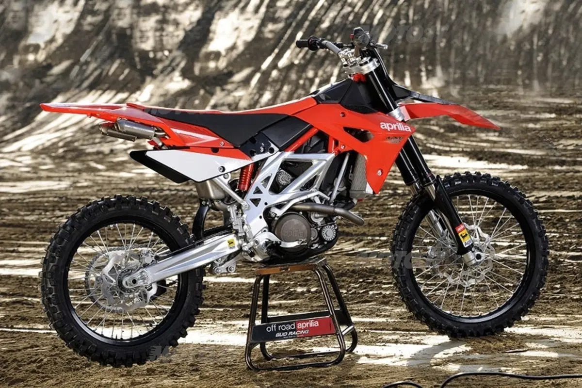 APRILIA MXV 450 (2)