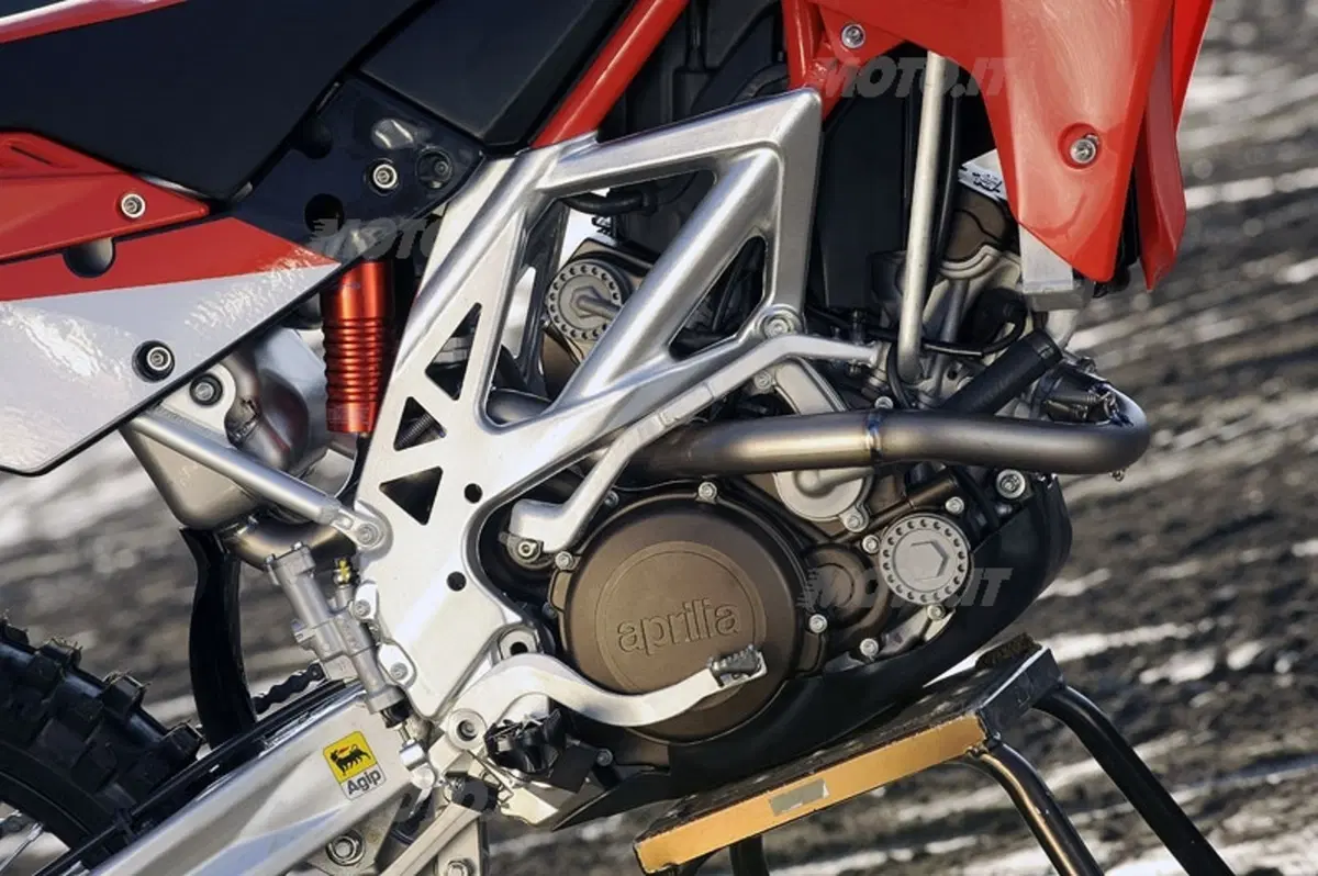 APRILIA MXV 450 (3)