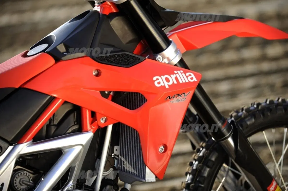 APRILIA MXV 450 (4)