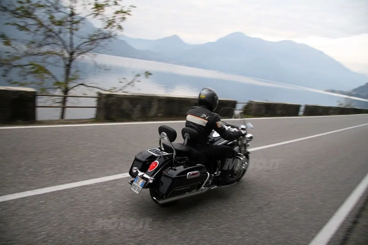TRIUMPH Rocket III Touring (15)