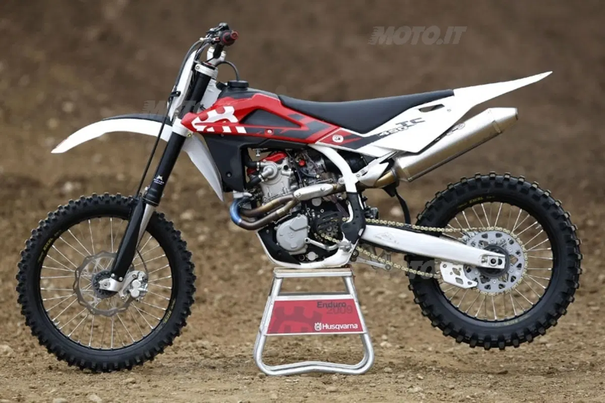 HUSQVARNA CR 125 - TC 450 (6)