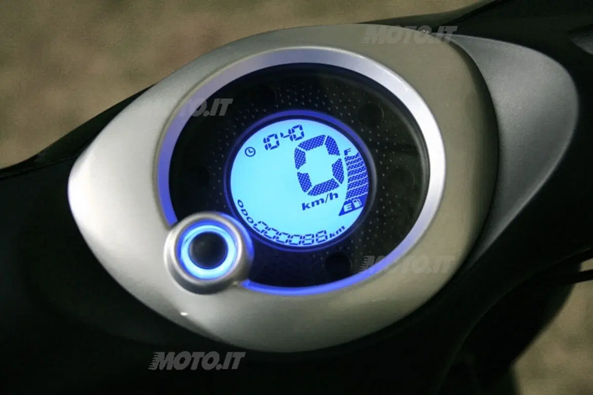 YAMAHA Neo's 50 (5)