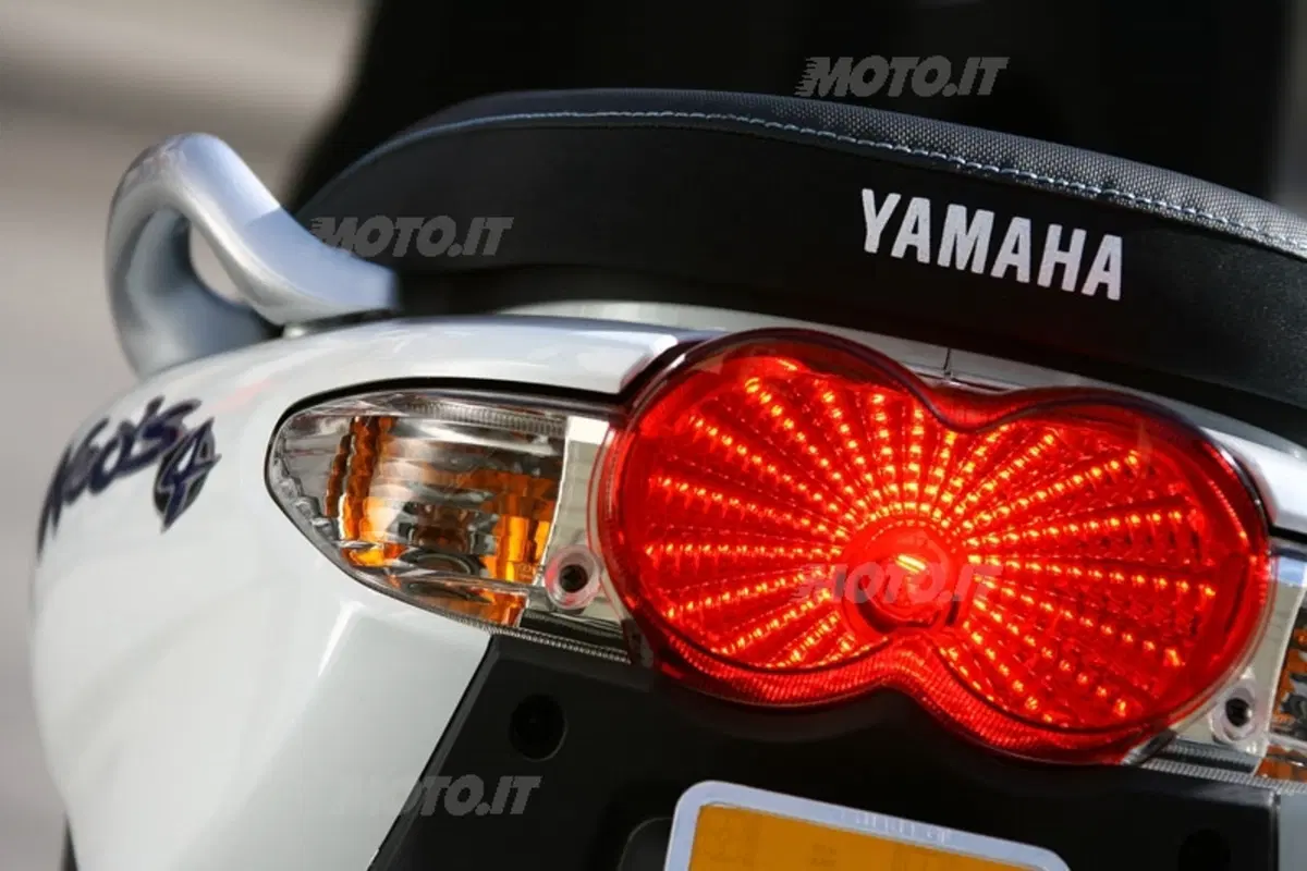 YAMAHA Neo's 50 (9)