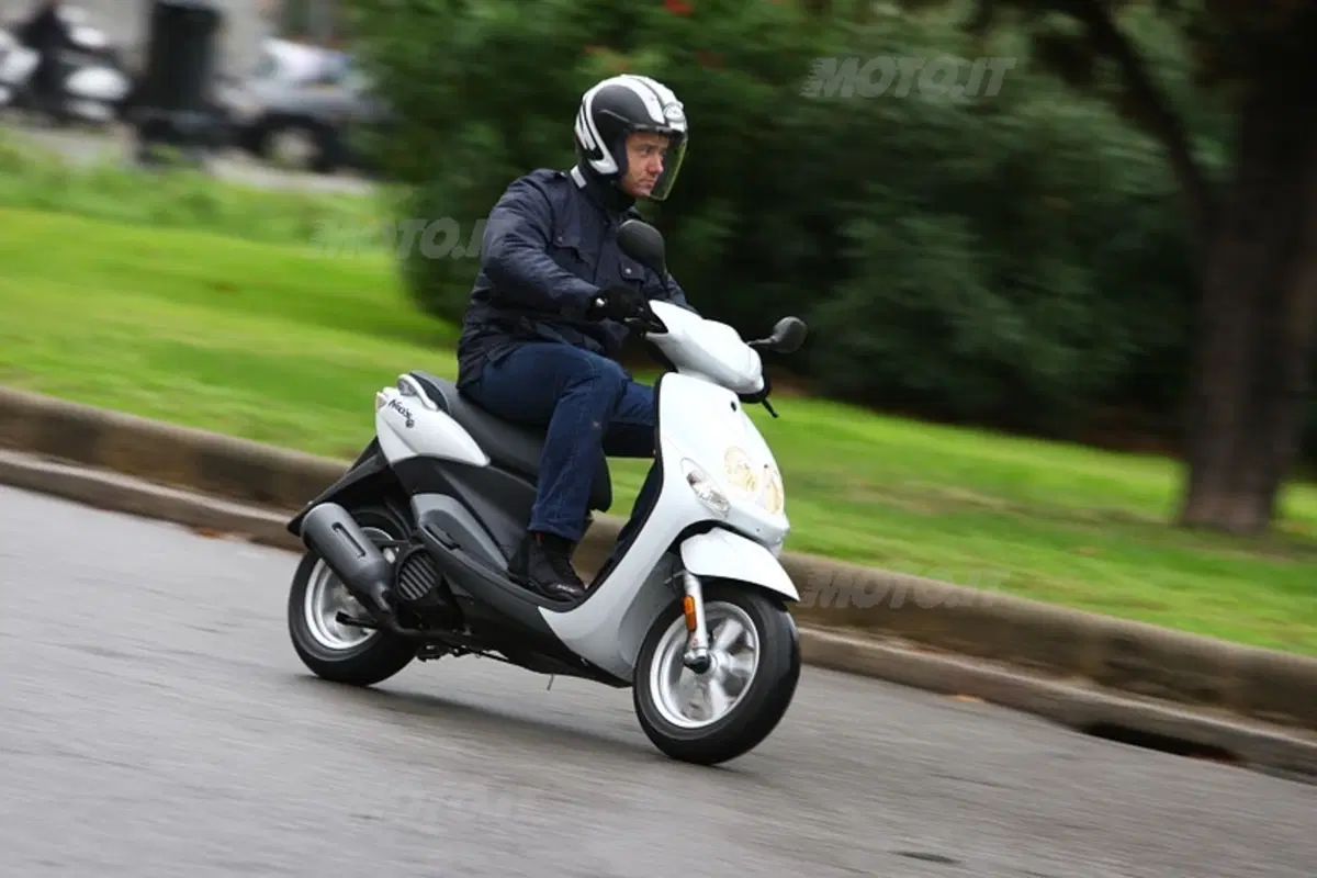YAMAHA Neo's 50 (10)