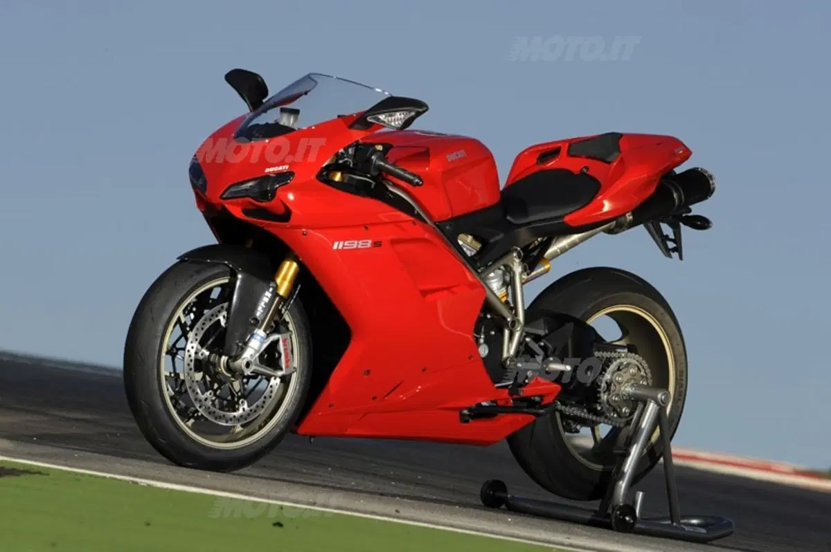 DUCATI 1198 S (2)