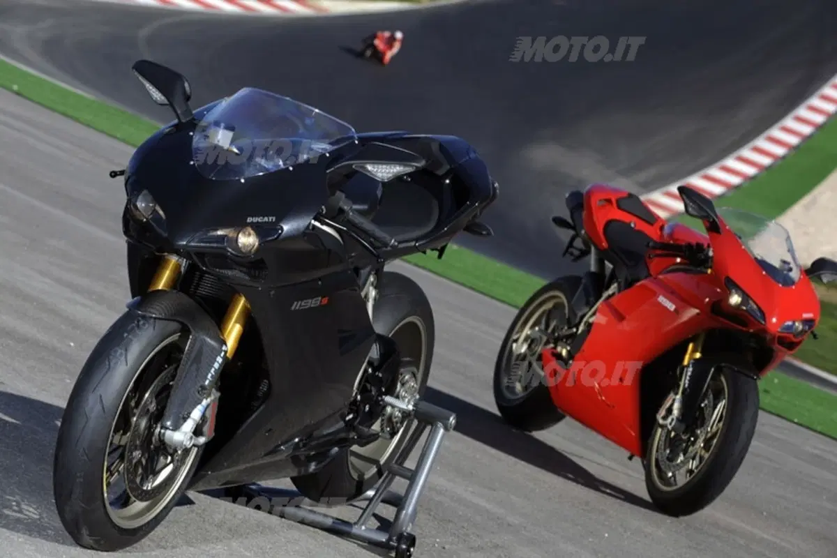 DUCATI 1198 S (3)