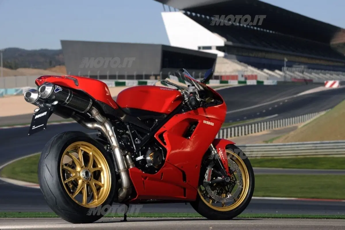 DUCATI 1198 S (5)