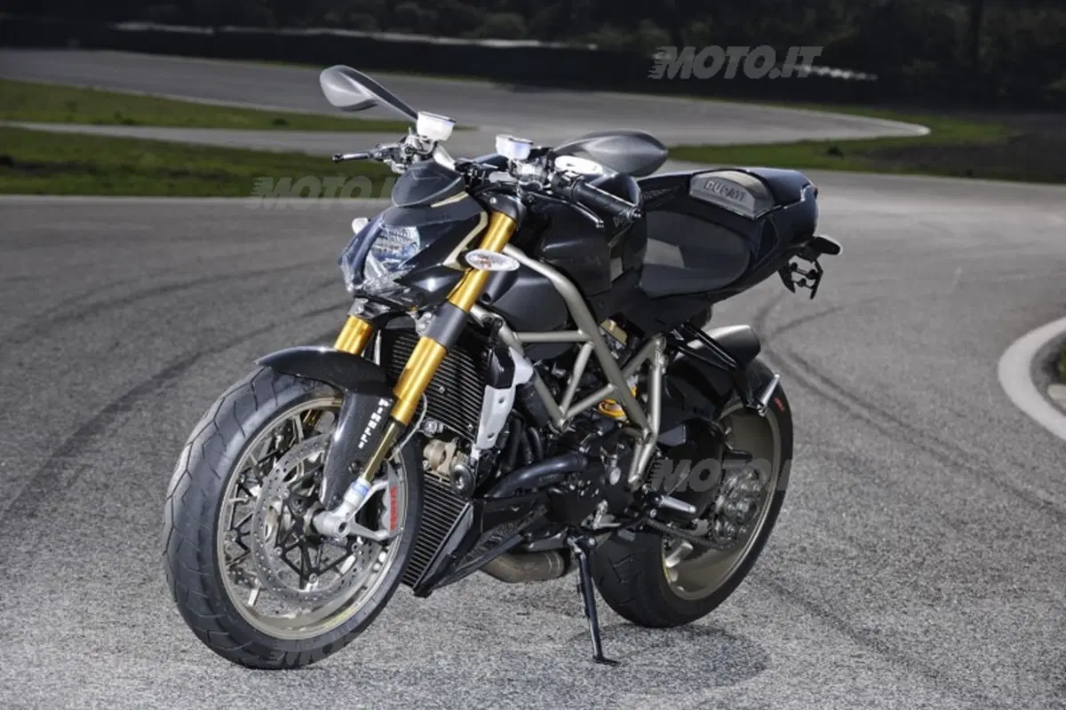 DUCATI Streetfighter (2)