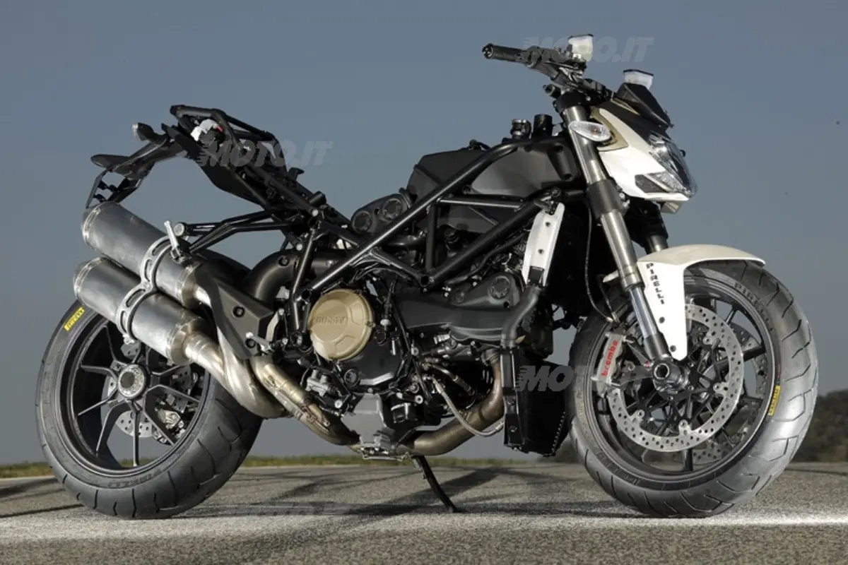 DUCATI Streetfighter (5)