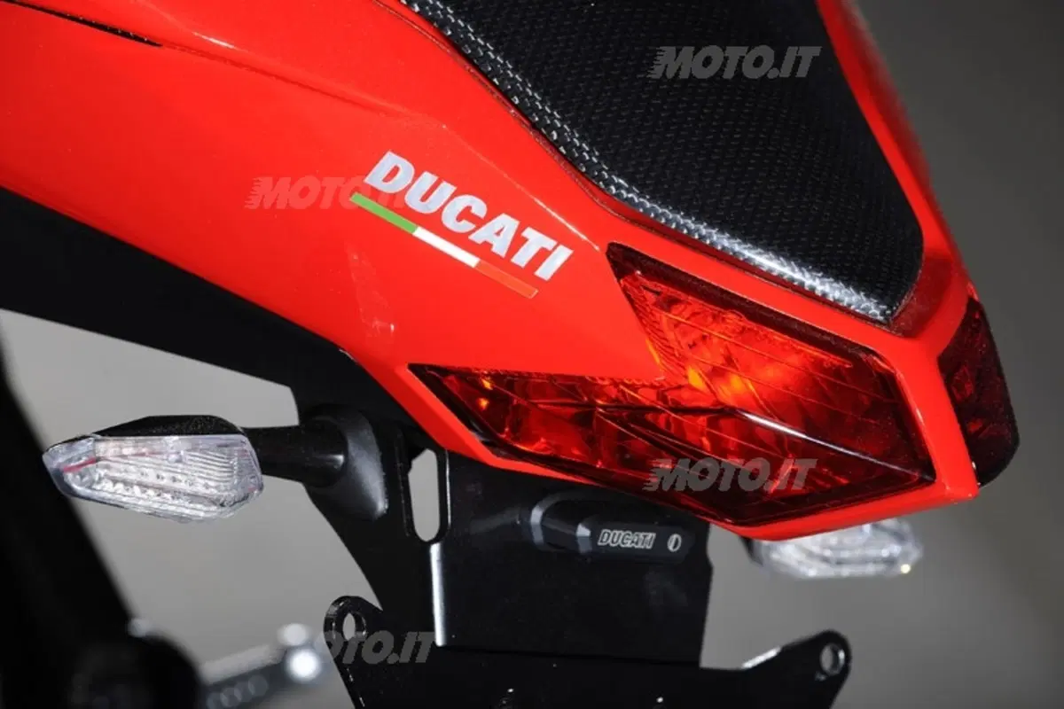 DUCATI Streetfighter (10)