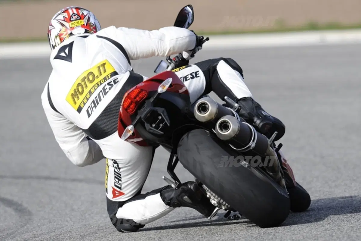 DUCATI Streetfighter (13)