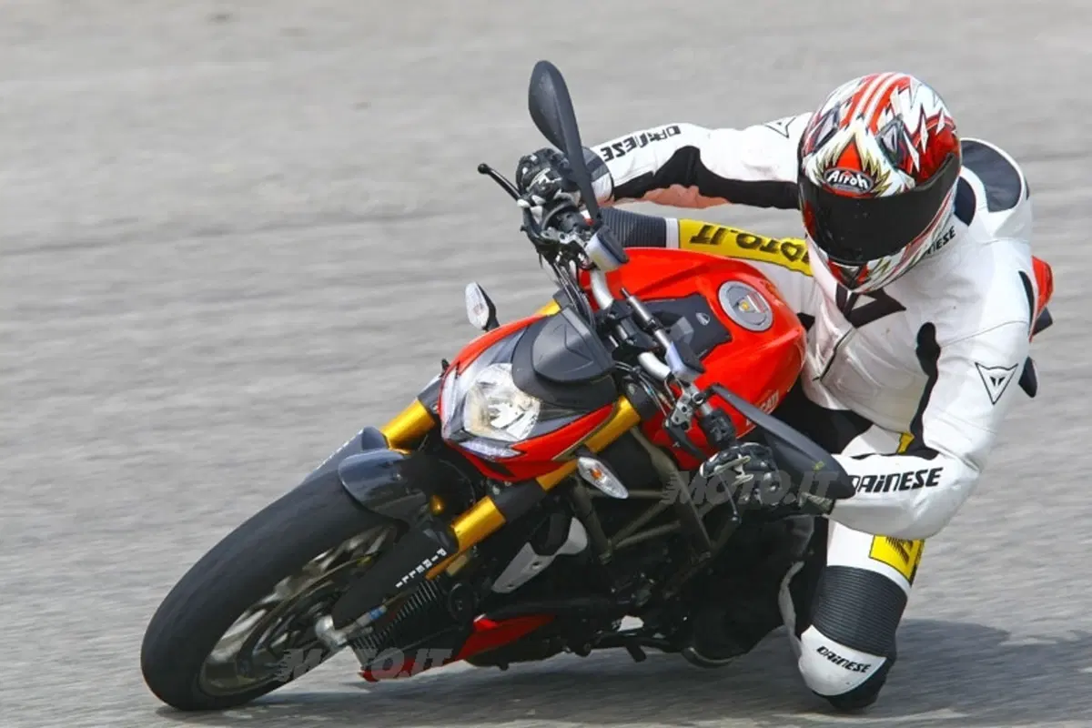 DUCATI Streetfighter (17)