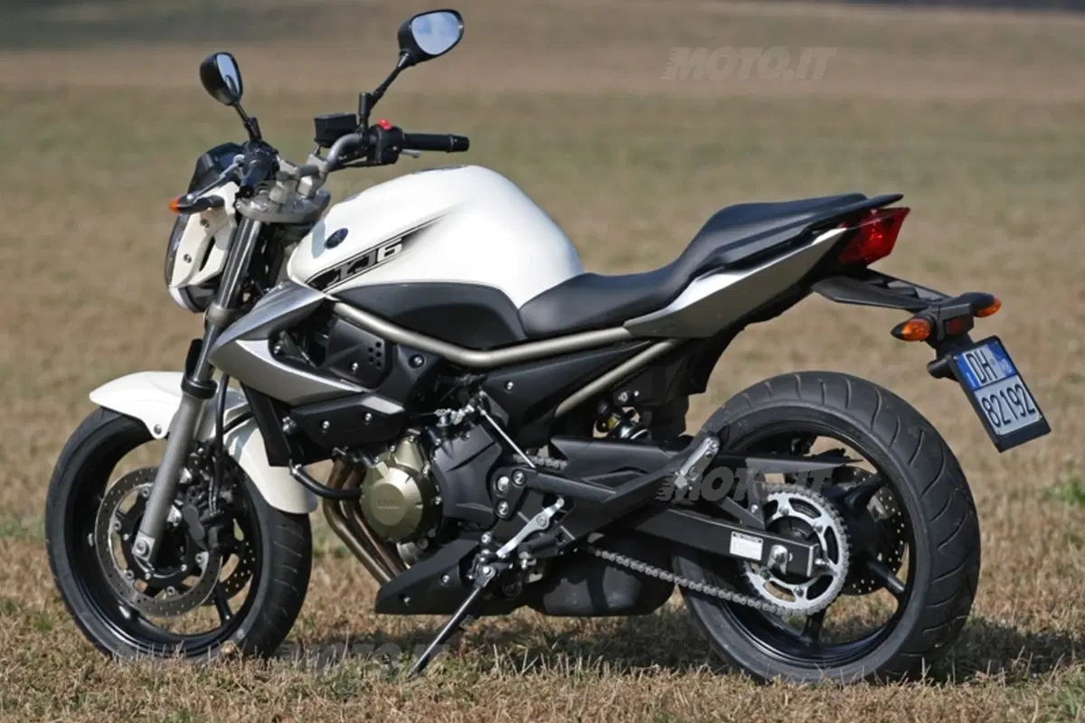 YAMAHA XJ6 (3)