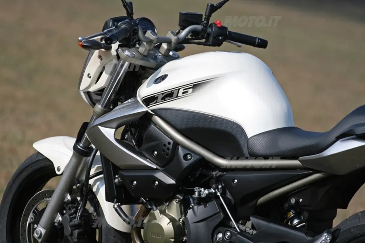 YAMAHA XJ6 (5)