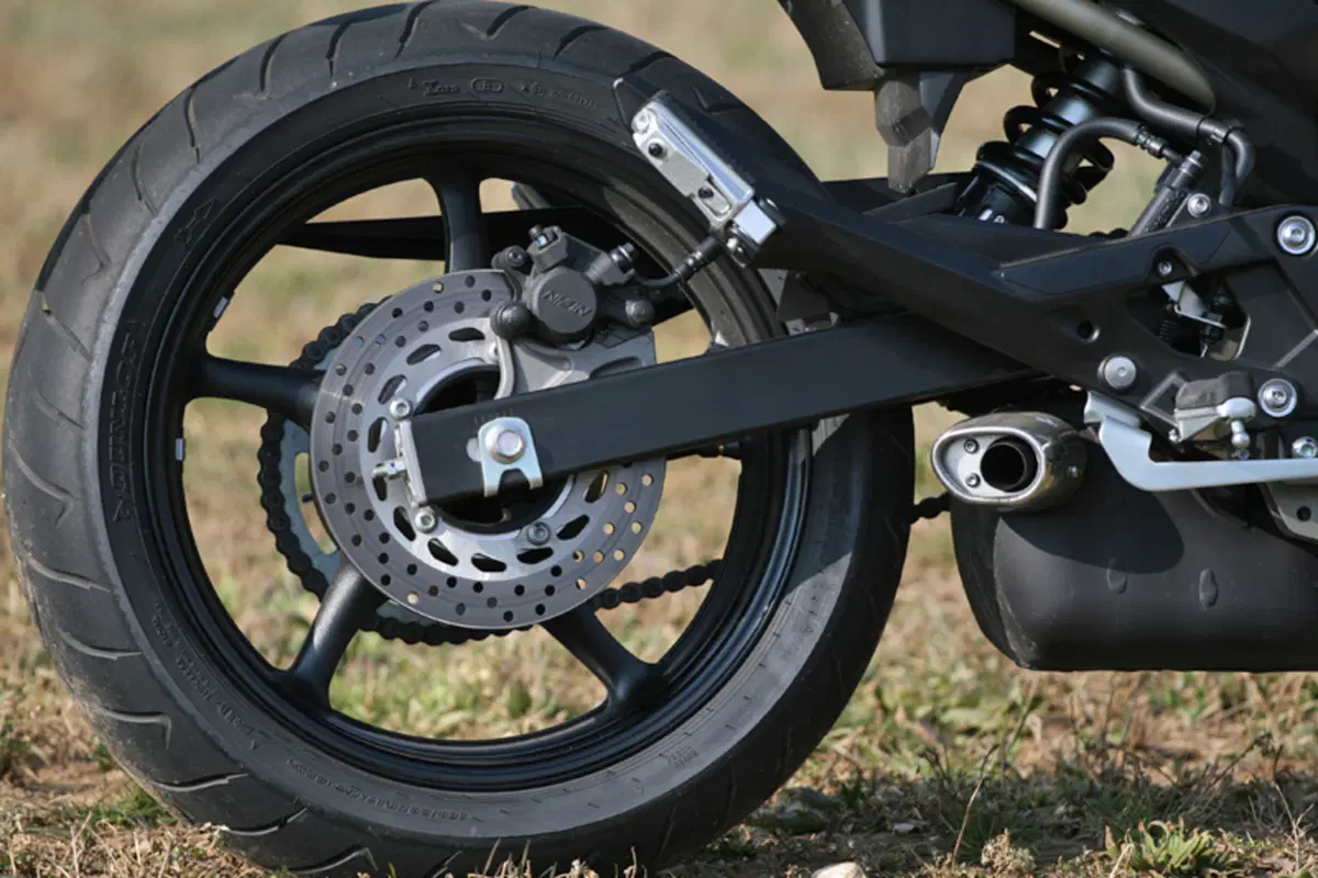 YAMAHA XJ6 (7)