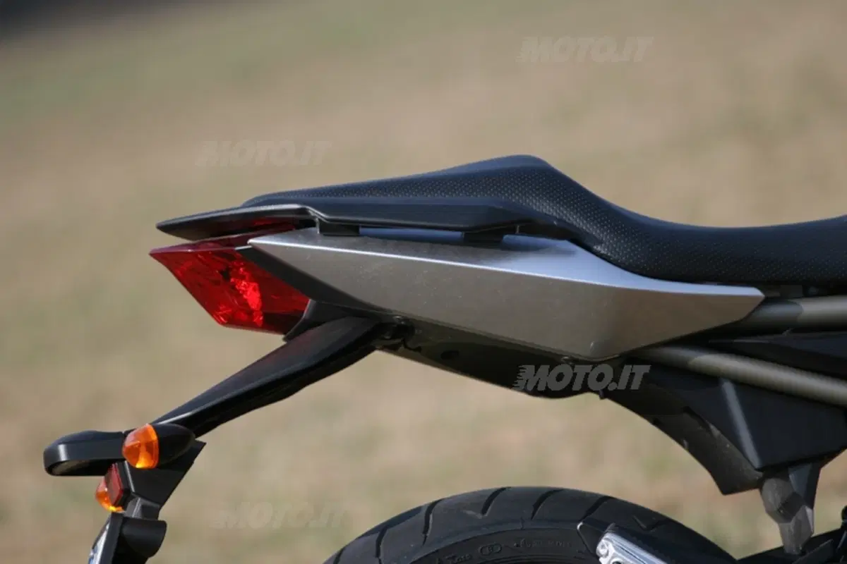 YAMAHA XJ6 (9)