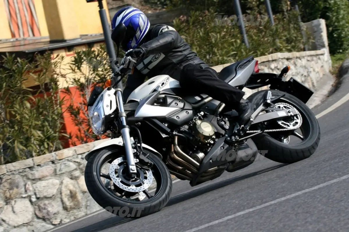 YAMAHA XJ6 (13)