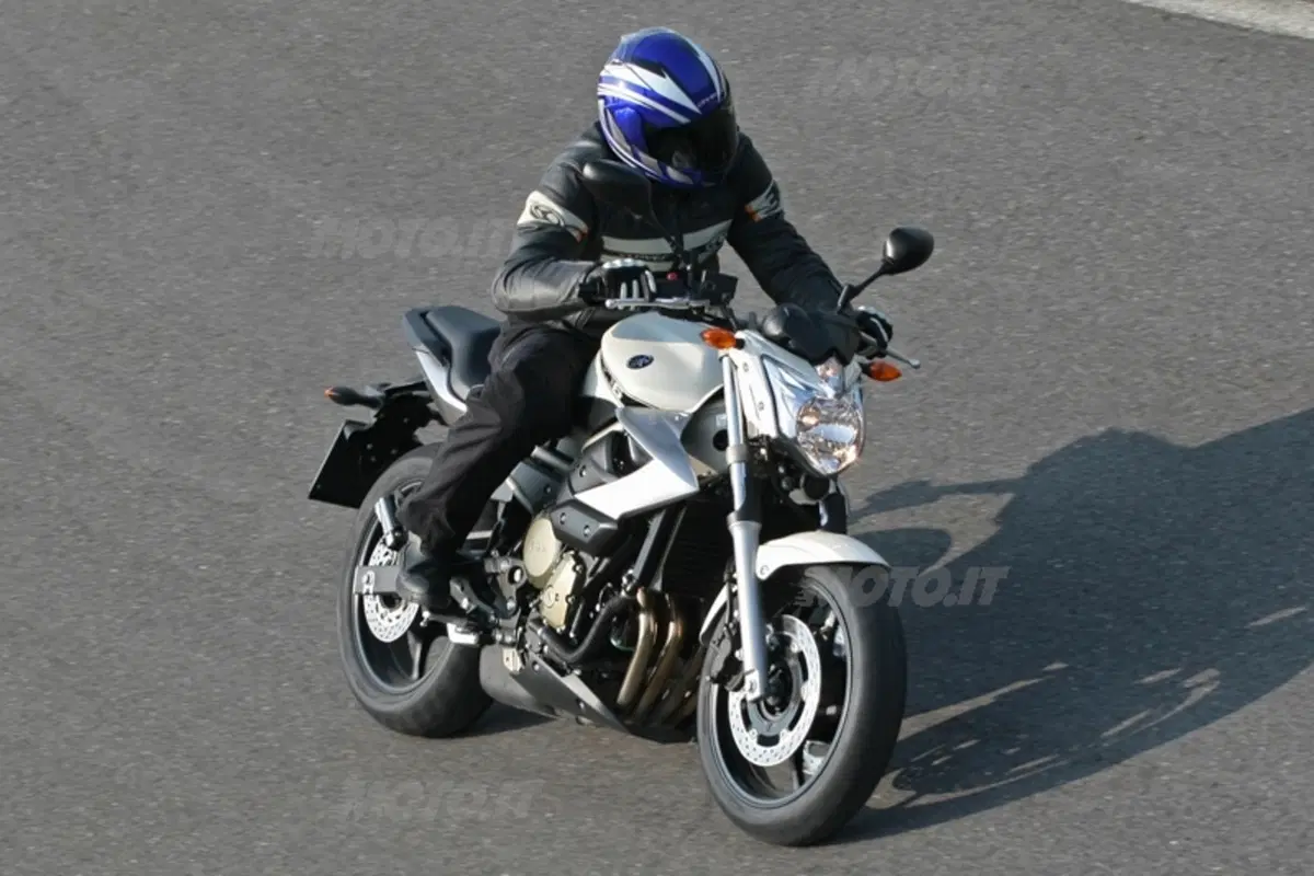 YAMAHA XJ6 (17)