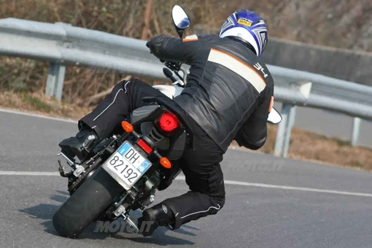 YAMAHA XJ6 (19)