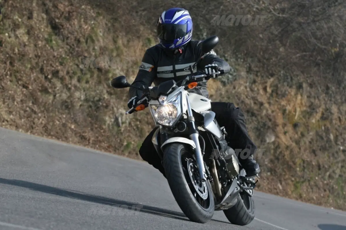 YAMAHA XJ6 (20)