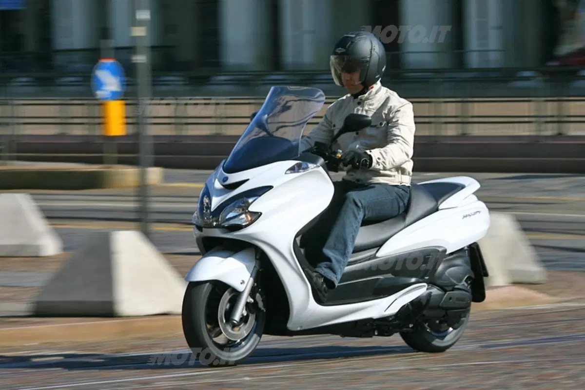 YAMAHA Majesty 400 (12)