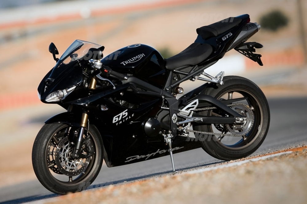 TRIUMPH Daytona 675