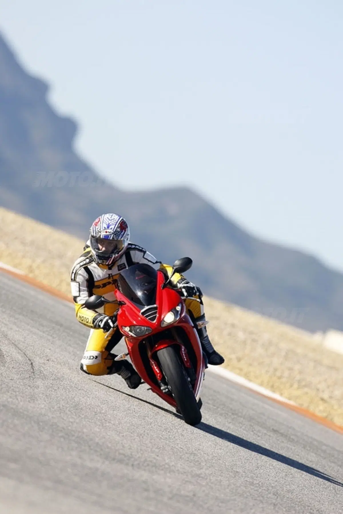 TRIUMPH Daytona 675 (13)