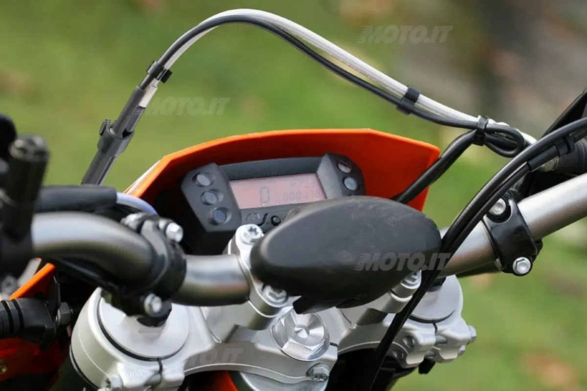 KTM 690 Enduro R (5)