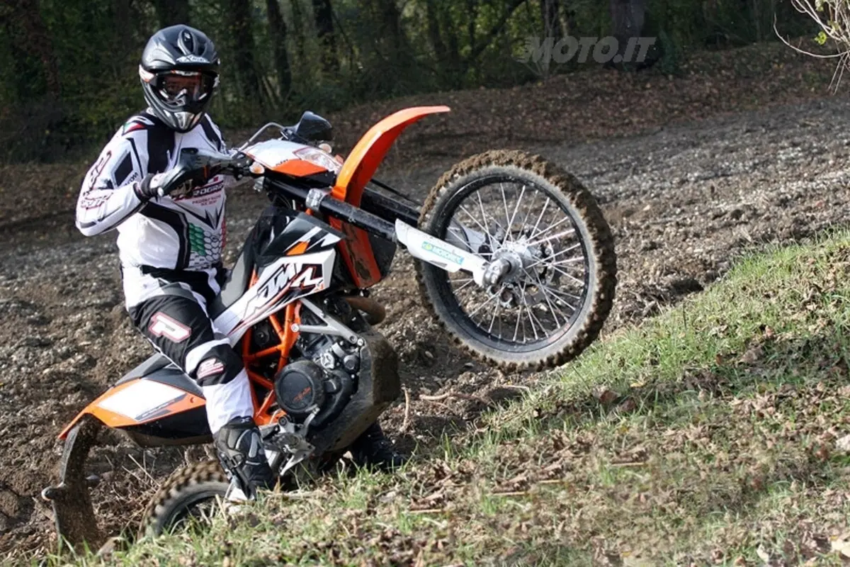 KTM 690 Enduro R (9)