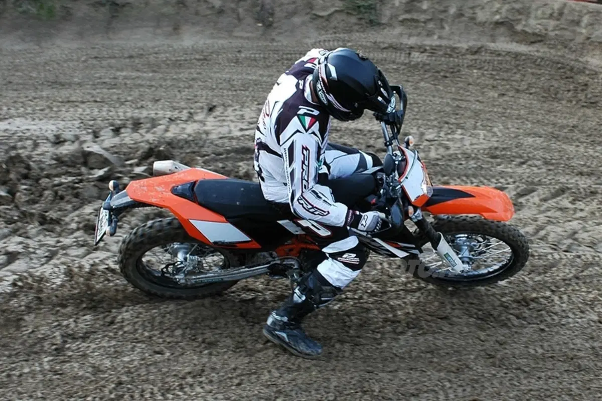 KTM 690 Enduro R (12)