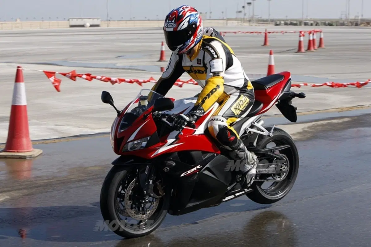 HONDA CBR 600RR C-ABS e CBR 1000RR C-ABS (13)