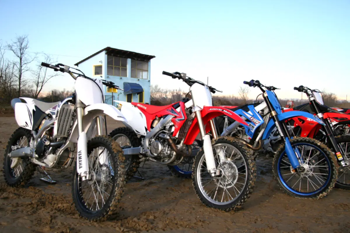 COMPARATIVA 450 Cross 2009 (7)